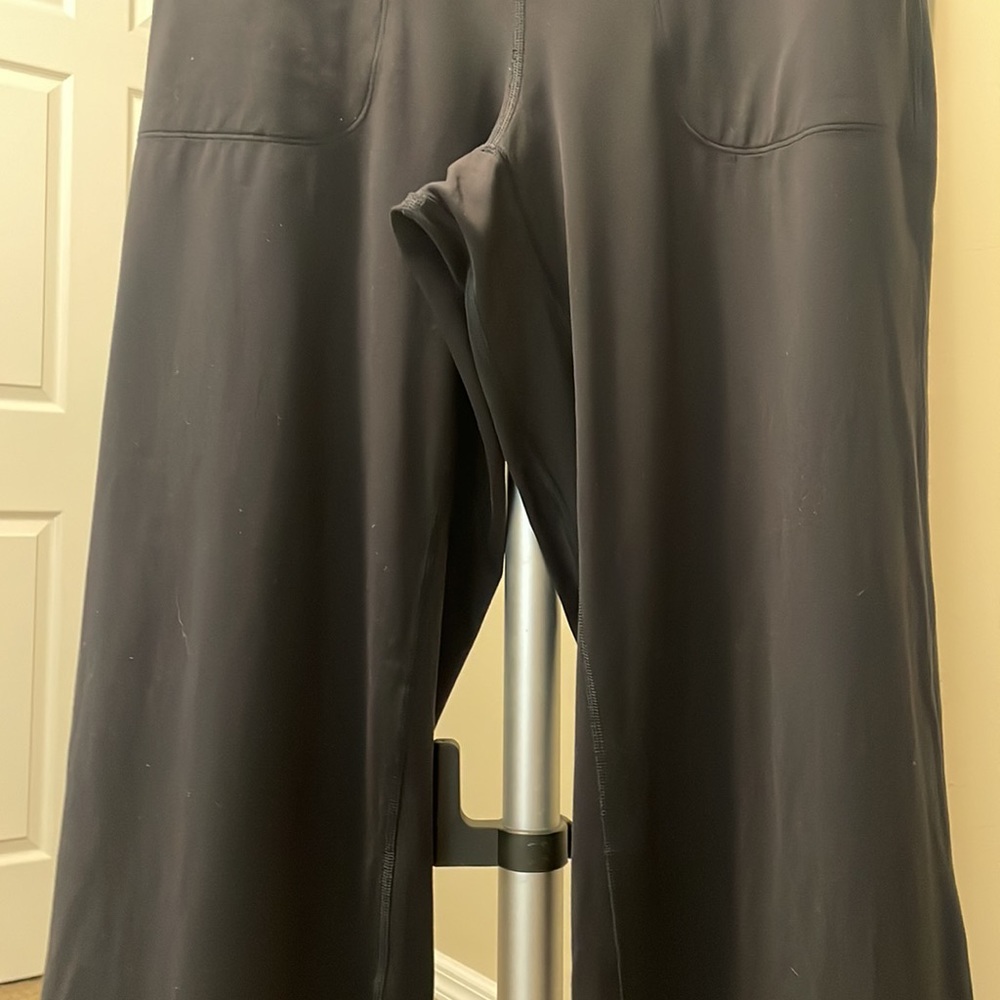 Lululemon straight leg crop wide waistband size 8 EUC - Picture 10 of 16